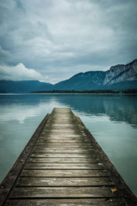 Bootssteg am Mondsee mit dramatischem Himmel Bootssteg am Mondsee mit dramatischem Himmel